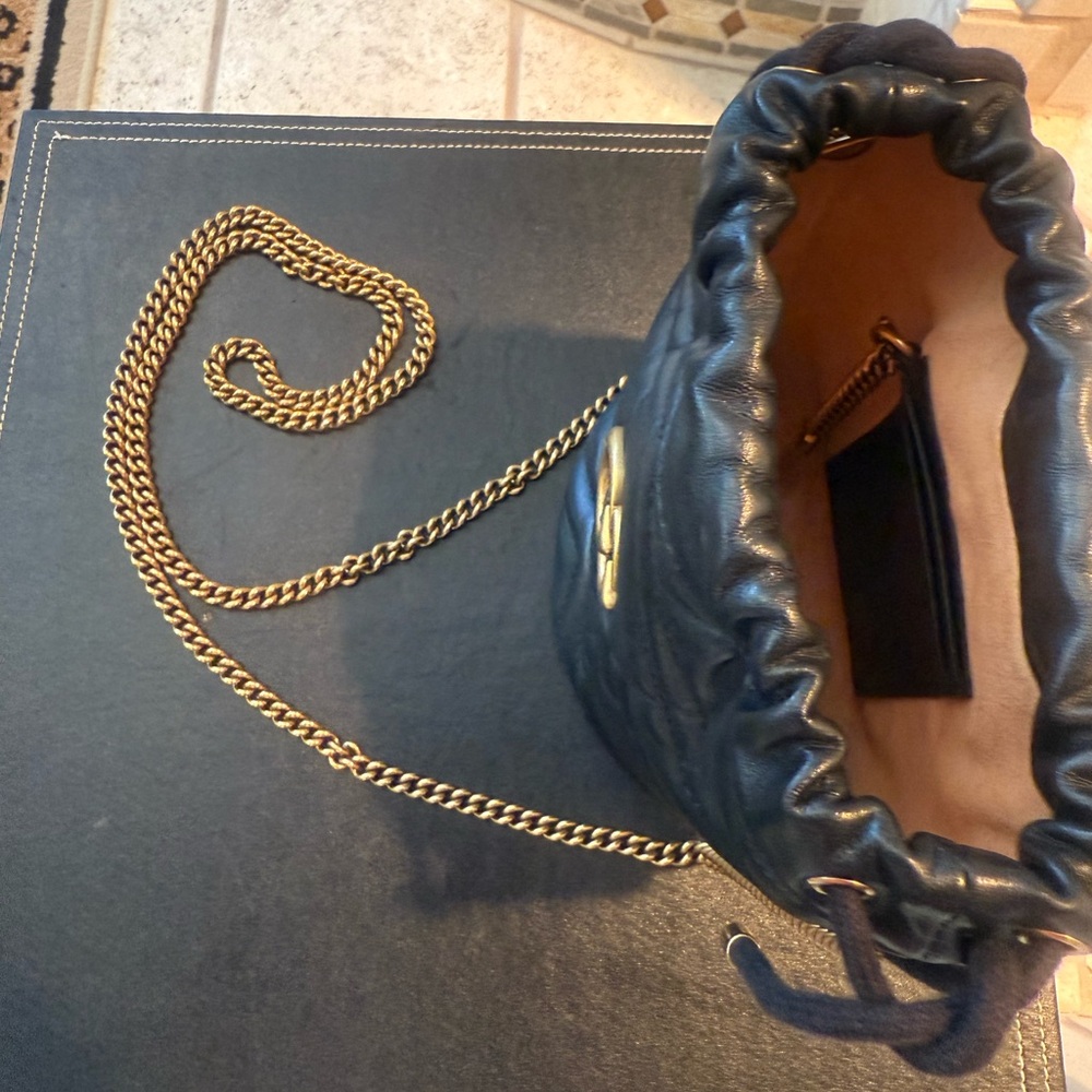 Gucci Marmont Quilted Calfskin Leather Matelasse Mini Bucket Bag with Gold Chain - Picture 8 of 15